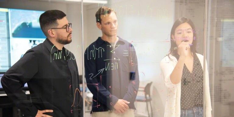 El MIT Center inaugura un nuevo laboratorio para investigar el potencial de la IA en la logística con el apoyo de Mecalux