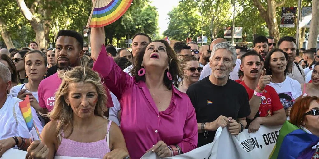 La izquierda utiliza el Orgullo para atacar a Ayuso y Almeida