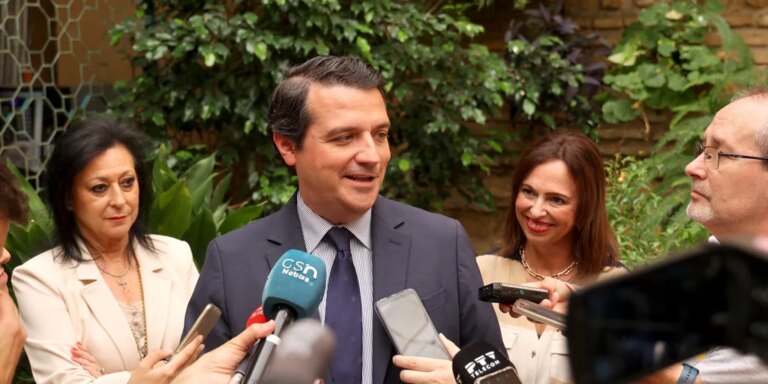 Bellido desvela que Cultura también realizará un informe patrimonial sobre la cesión de Caballerizas Reales