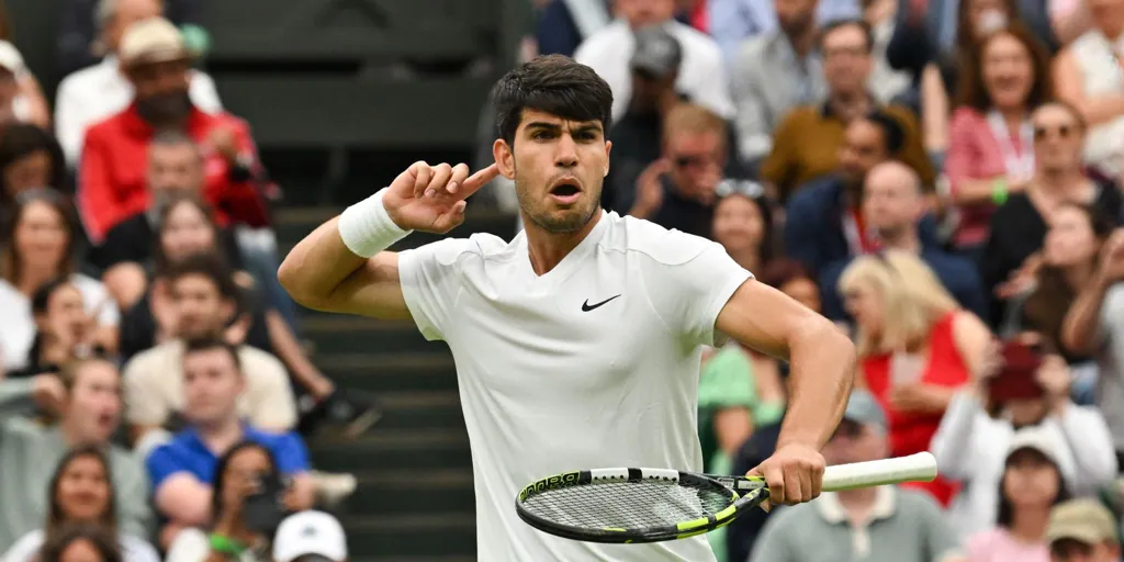 Alcaraz tira de orgullo, fe y sufrimiento para superar a un magnífico Tiafoe y alcanzar los octavos