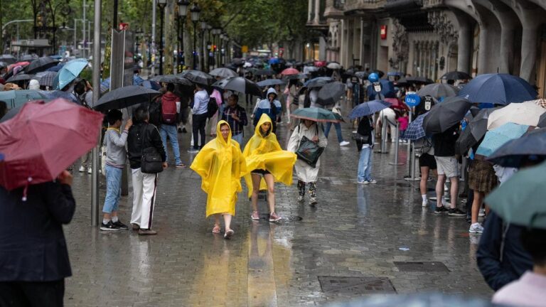 Julio empieza con lluvia en Barcelona