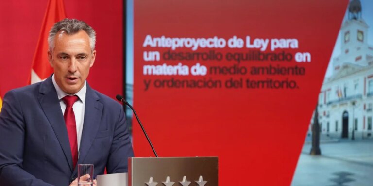El Gobierno regional cambiará 10 leyes y más de 130 artículos para agilizar trámites en urbanismo y medio ambiente
