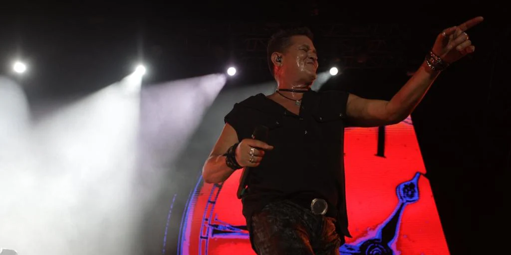 Los dos mundos de Carlos Vives se unen en la noche colombiana de Icónica SantaLucía Sevilla Fest