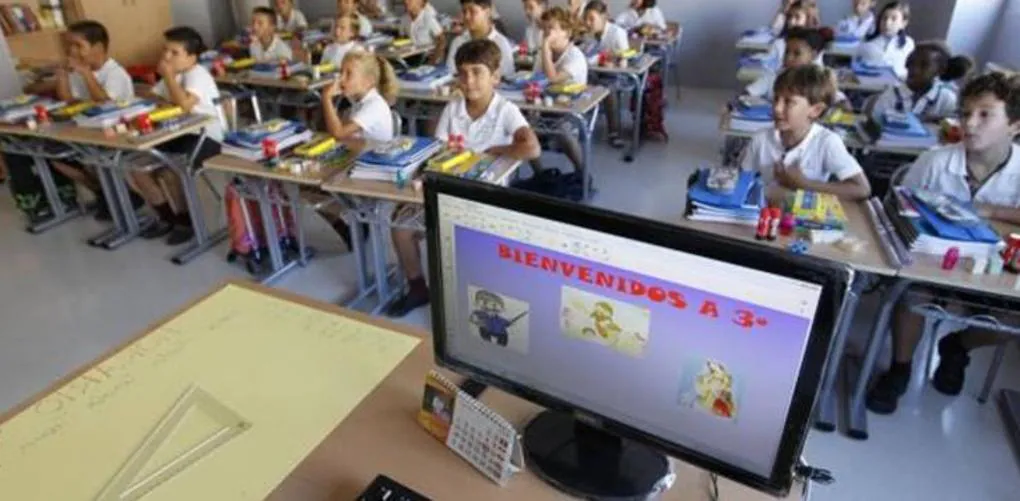 Los centros de enseñanza concertada se quedan fuera del refuerzo educativo de la Junta de Andalucía el próximo curso