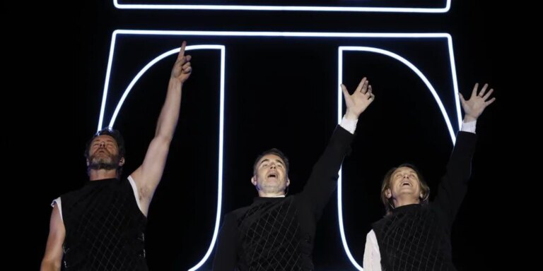 Take That pone el broche de oro al Icónica Santalucía Sevilla Fest