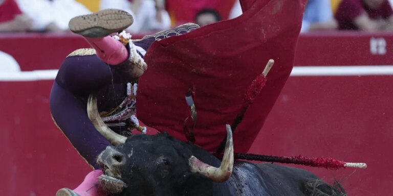Borja Jiménez paga con sangre su apuesta y su gloria