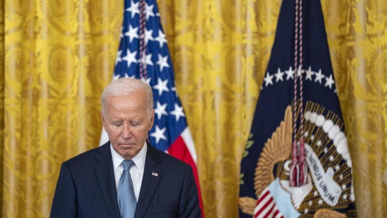 Biden admite que tuvo "una mala noche" en el debate y que "metió la pata"
