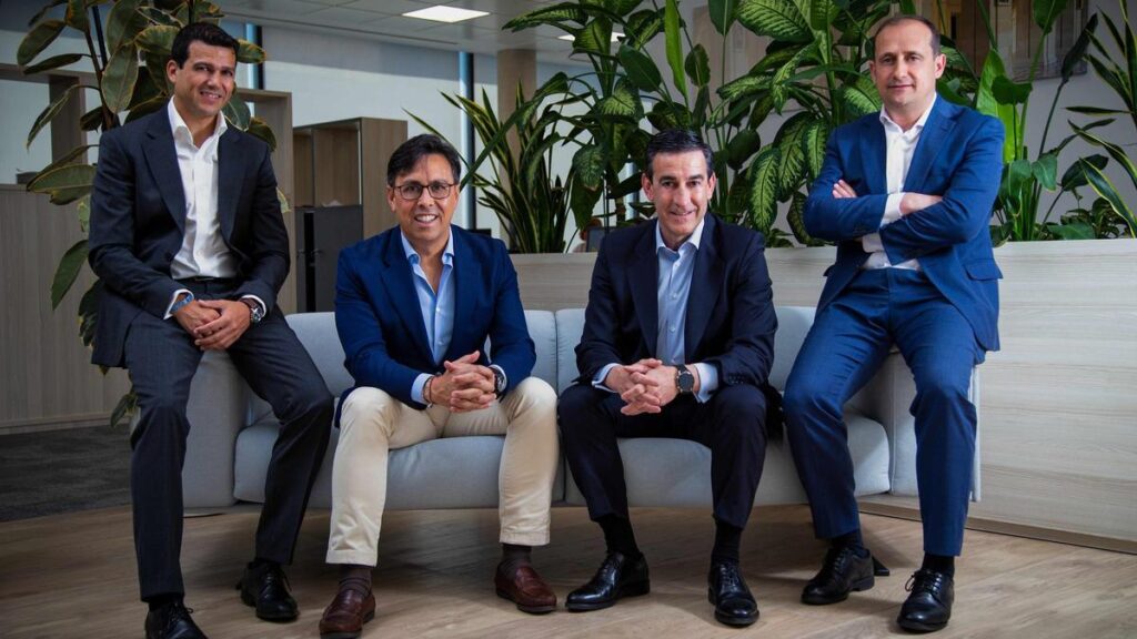De izquierda a derecha: Luis Corrales, director general de desarrollo de negocio de Lantania; Federico Ávila, consejero delegado y presidente; Andrés Álvarez, director general corporativo; José Alberto Carrasco, director general de infraestructuras