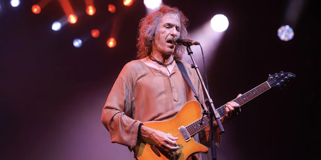 Robe desembarca en el Festival de la Guitarra de Córdoba aunando desgarro y poesía