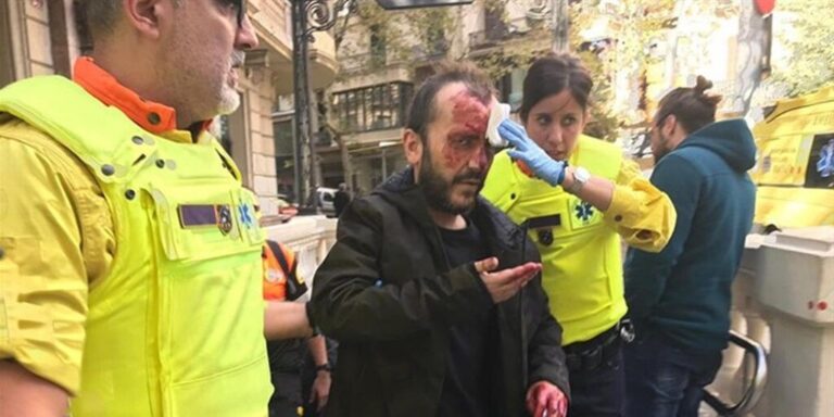 La Fiscalía rechaza amnistiar al independentista que empujó por las escaleras del metro a un hombre con una bandera de España