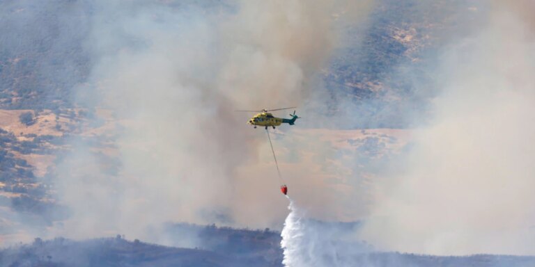 La UME se incorpora al incendio junto al campo de tiro de Cerro Muriano para actuar en la zona de exclusión militar