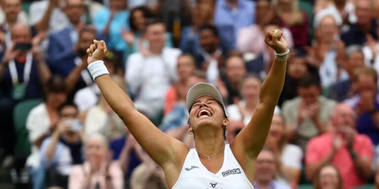 La española Jessica Bouzas da la primera sorpresa en Wimbledon eliminando a la vigente campeona