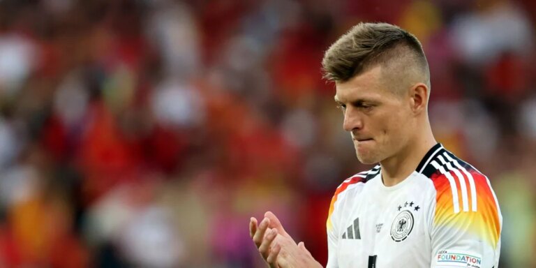 España jubila a Toni Kroos, que dice adiós al fútbol