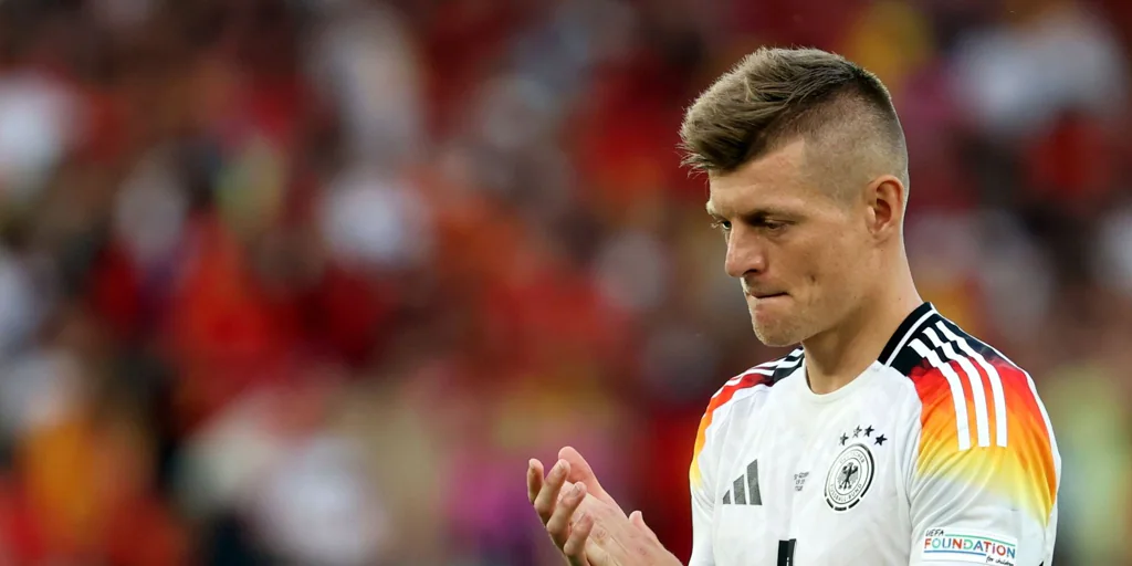 España jubila a Toni Kroos, que dice adiós al fútbol