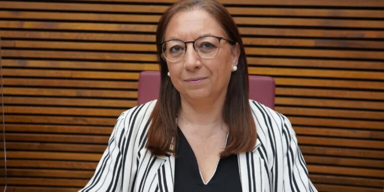 La presidenta de las Cortes Valencianas llama «imbéciles millonarios» a los futbolistas de Francia que han celebrado la derrota de Le Pen