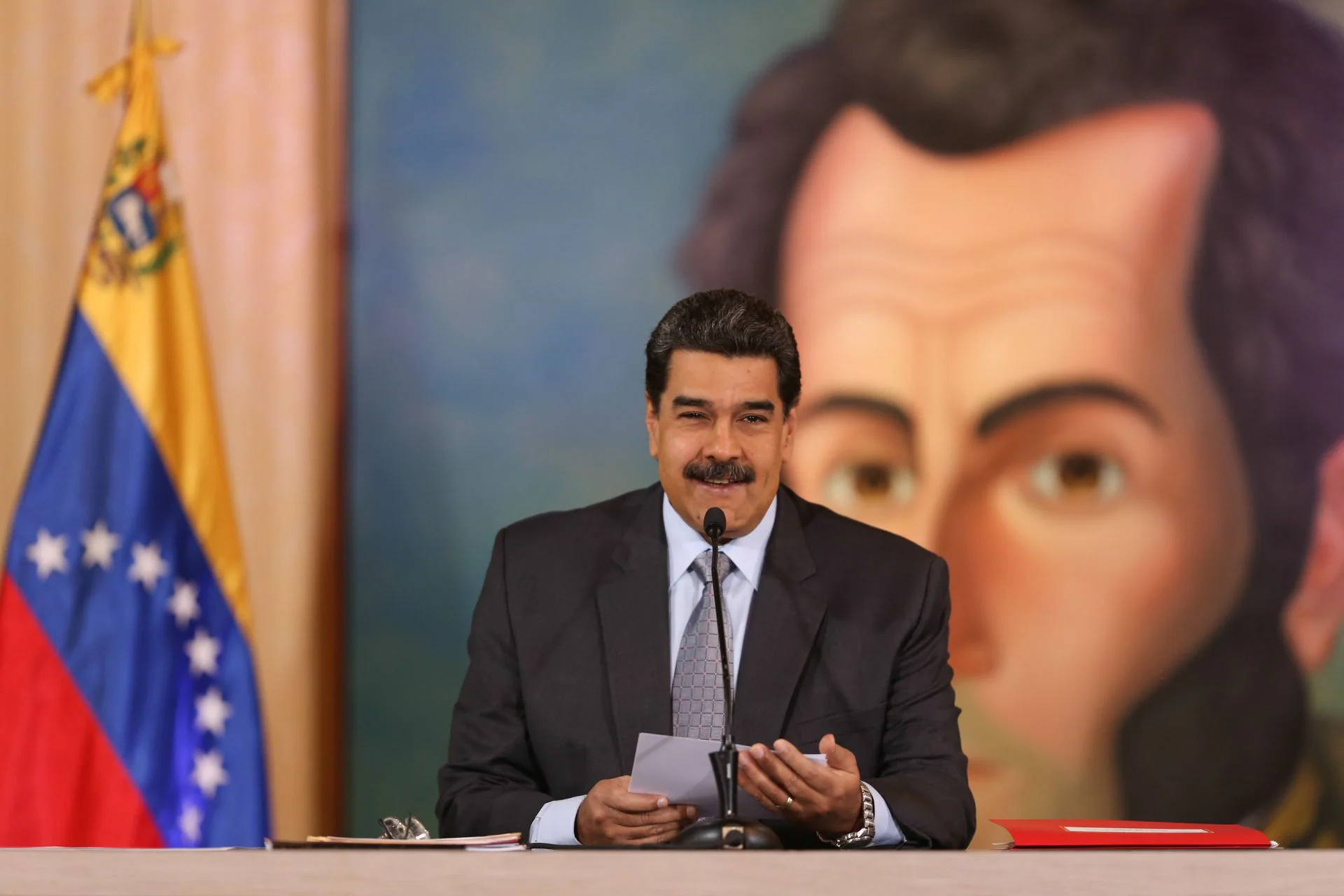 Venezuela acuerda «mejorar relaciones» con EEUU tras reanudar diálogo