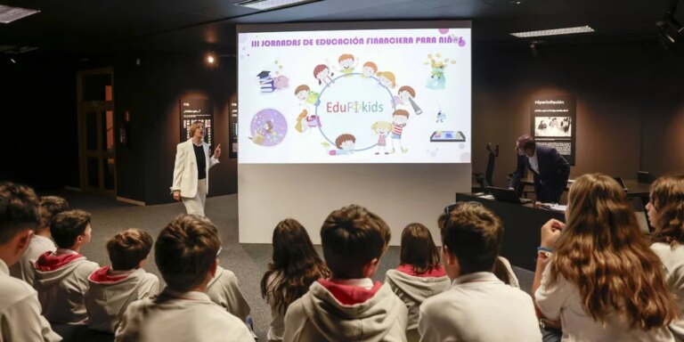 Más de 150 alumnos de Primaria participan en Salamanca en las jornadas de educación financiera para niños