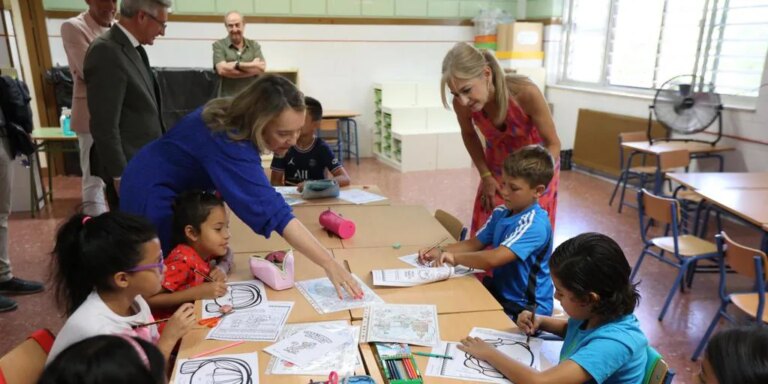La Junta de Andalucía retira a la concertada las ayudas de refuerzo y coordinación digital por «un reajuste en las necesidades»