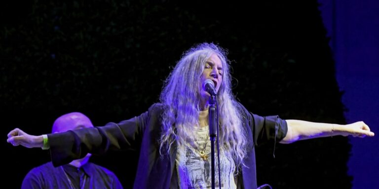Patti Smith, hechizo eléctrico y poesía salvaje en Pedralbes