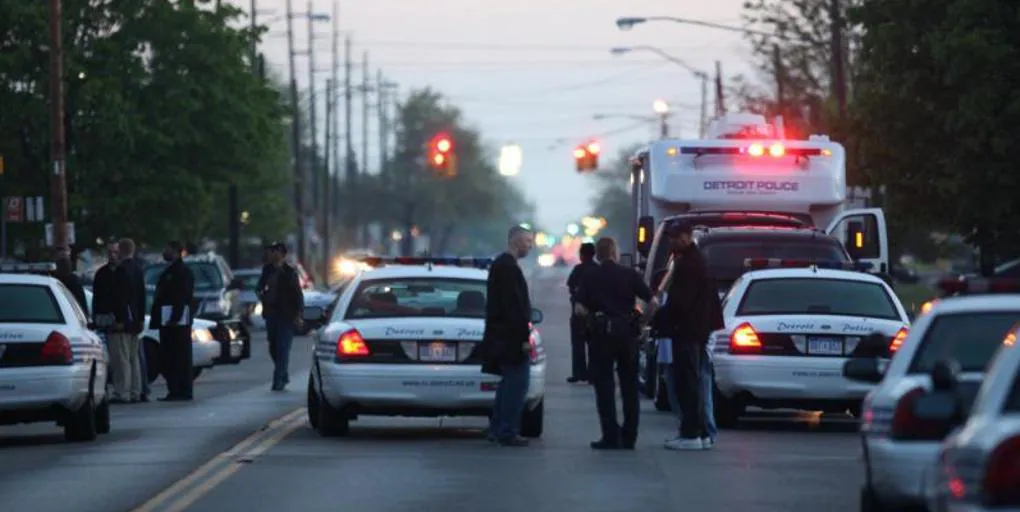 Al menos dos muertos y una veintena de heridos en un tiroteo en Detroit