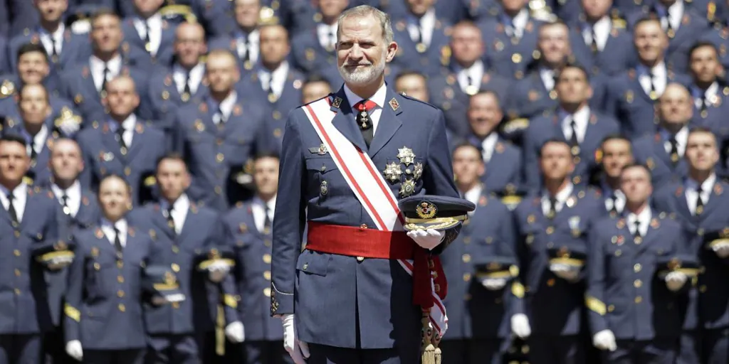 El Rey preside en León la entrega de Reales Despachos de sargentos a los 339 integrantes de la XXXII promoción de la Academia Básica del Aire