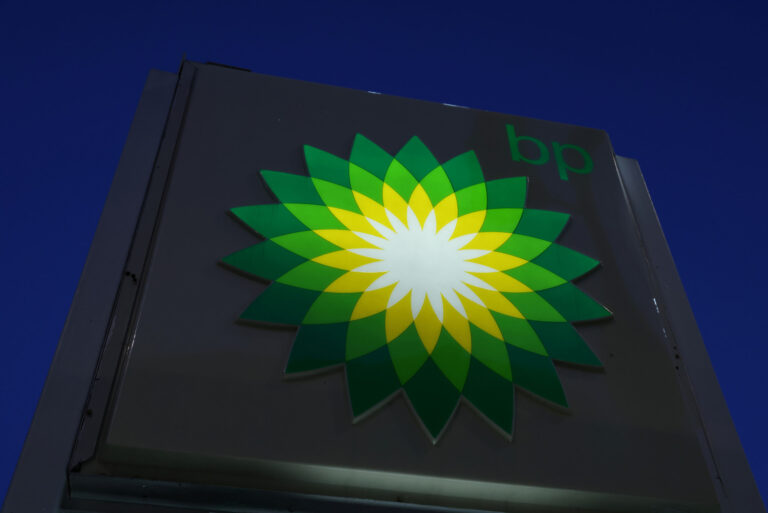BP prevé que los menores márgenes de refino afecten al resultado del segundo trimestre