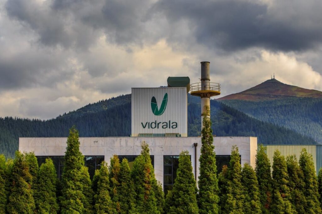Vidrala cierra la venta de su negocio en Italia y pagará un dividendo de 4 euros por acción