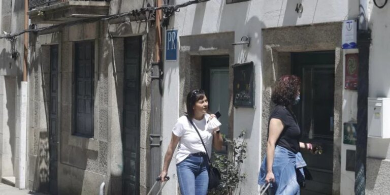 El sector inmobiliario defiende que el veto a las VUT reactivará alquileres en Santiago