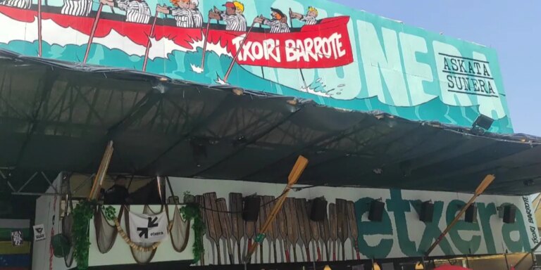 El apoyo a los presos de ETA se exhibe en casetas de las fiestas de Bilbao
