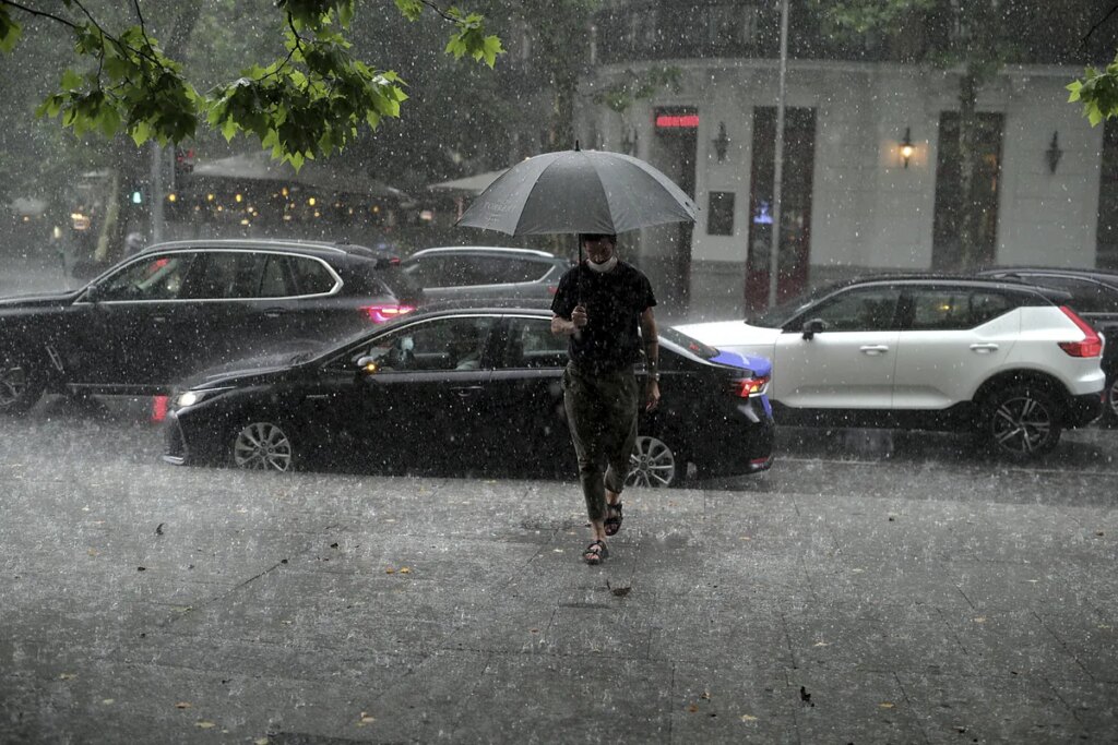 Una DANA pone este jueves a diez comunidades en alerta por chubascos, tormentas y granizo