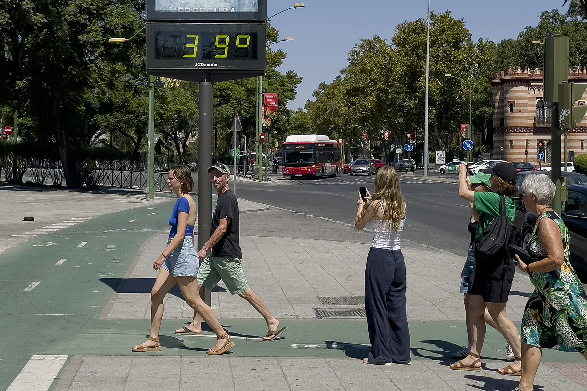Hasta 40 grados en Andalucía y alerta en 6 comunidades por calor y lluvia