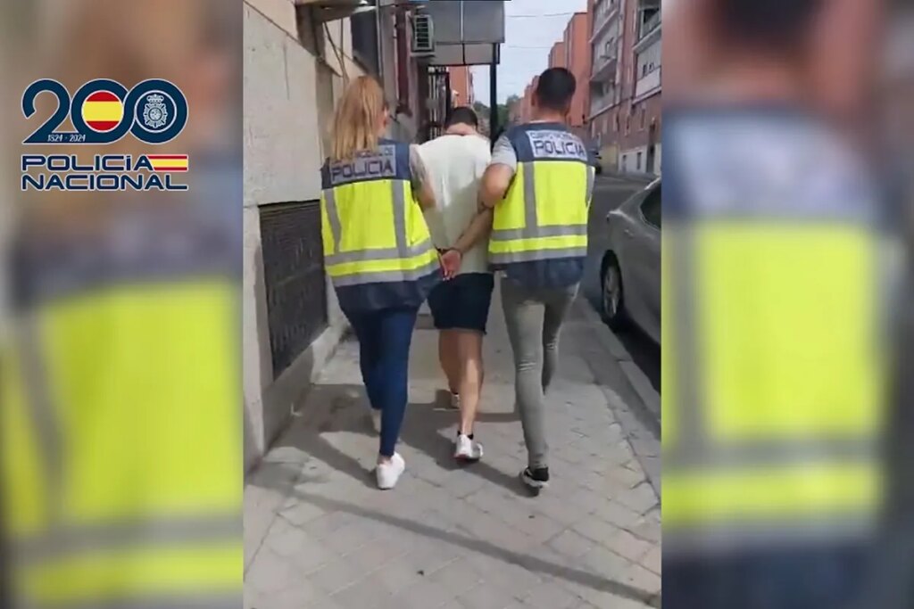 Liberada una mujer retenida por su pareja en Puente de Vallecas: llevaba un día sin comer y estaba encerrada en el baño con su bebé