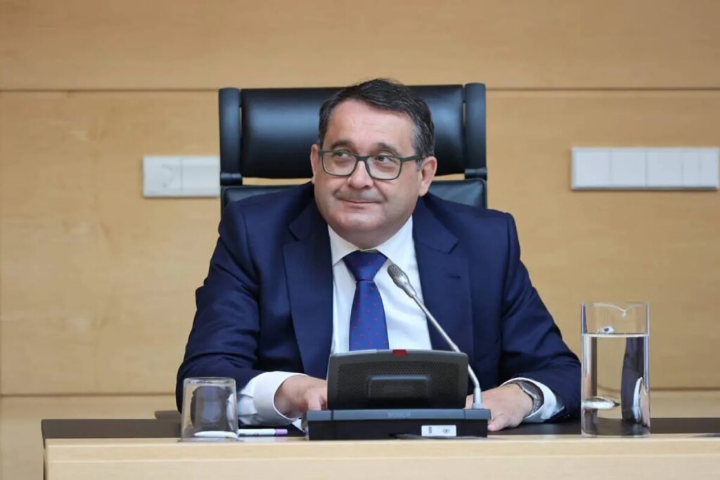 Dimite un diputado socialista en Castilla y León vinculado con una investigación sobre abuso de menores