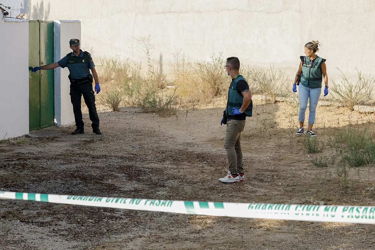 El misterio del cuchillo hallado a 30 metros de la casa del asesino de Mocejón tres días después: ¿quién y cuándo lo dejó allí?