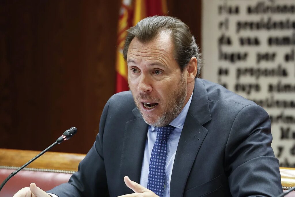 Óscar Puente anuncia el cese de su subsecretario y del cargo de Adif investigados por la compra de mascarillas en el 'caso Koldo'