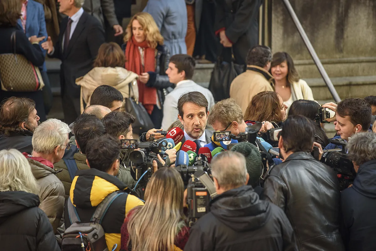 Los abogados vizcaínos se revuelven contra las pegatinas de colores que les señalan en los juicios de violencia de género