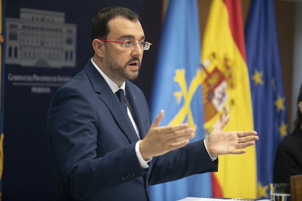 Barbón decide no ir este año a la misa en Covadonga del Día de Asturias por discrepancias con las homilías del arzobispo