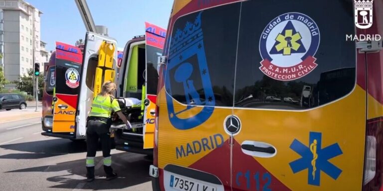 Seis heridos, entre ellos un niño de cinco años, tras un choque en Ventas entre un VTC y un autobús de la EMT