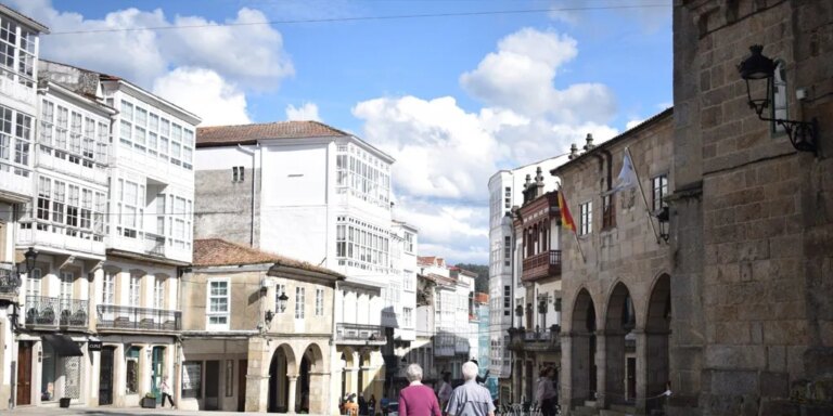 Localizan el cuerpo de un hombre que llevaba 6 meses fallecido en su vivienda en Betanzos