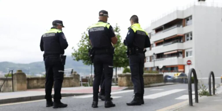 Herida grave una pareja atropellada por una furgoneta en Bilbao mientras paseaba con su bebé