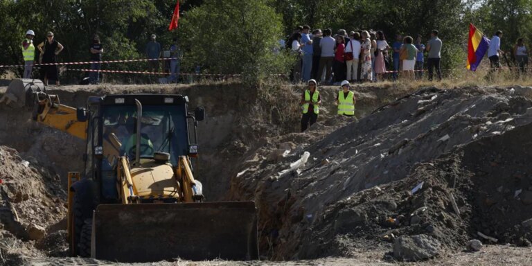 Carmena ejecutó obras en 2017 en el cementerio de Fuencarral sin buscar antes la fosa de brigadistas