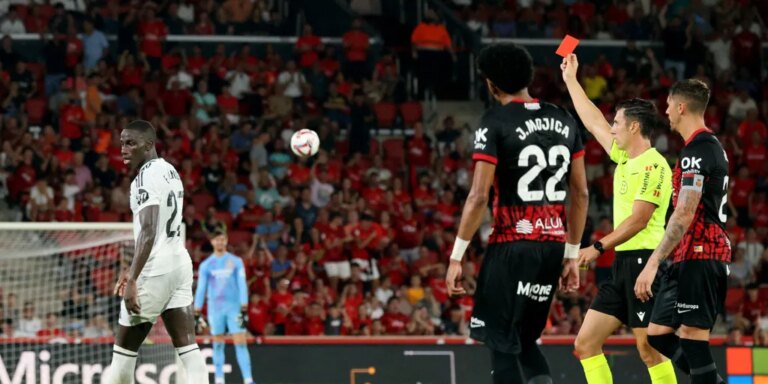 Mendy estuvo bien expulsado, hay fuerza excesiva
