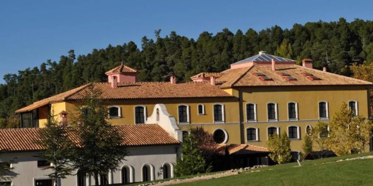La Junta de Andalucía saca a subasta cinco inmuebles de uso turístico con precio de salida de 11,4 millones