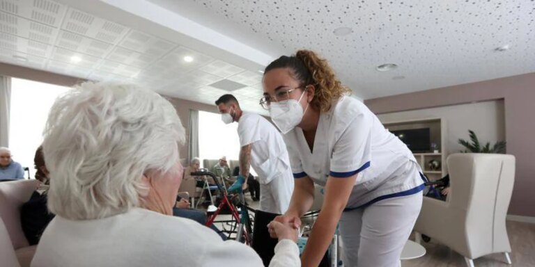 La Junta de Andalucía tarda siete meses en resolver las pensiones no contributivas