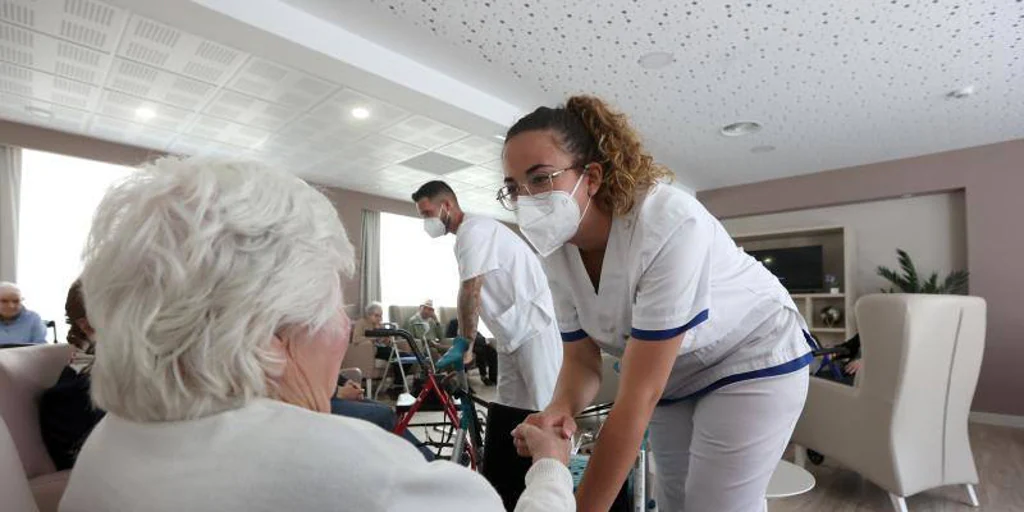 La Junta de Andalucía tarda siete meses en resolver las pensiones no contributivas