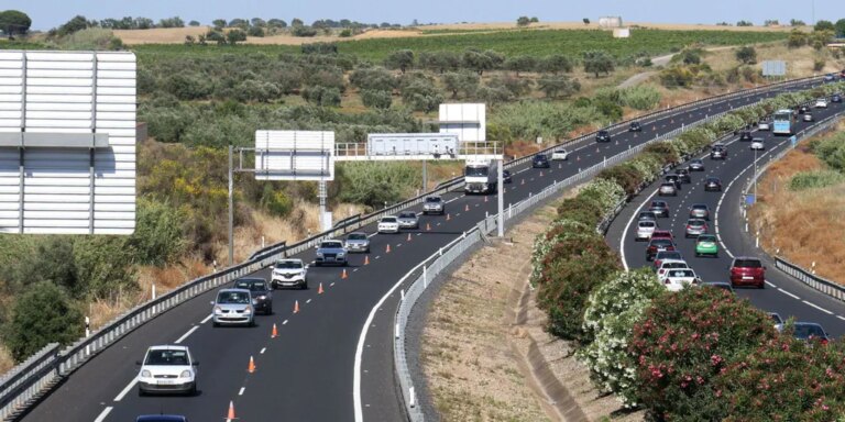 Huelva declara la guerra al tercer carril dirección Sevilla de la A-49 durante el verano