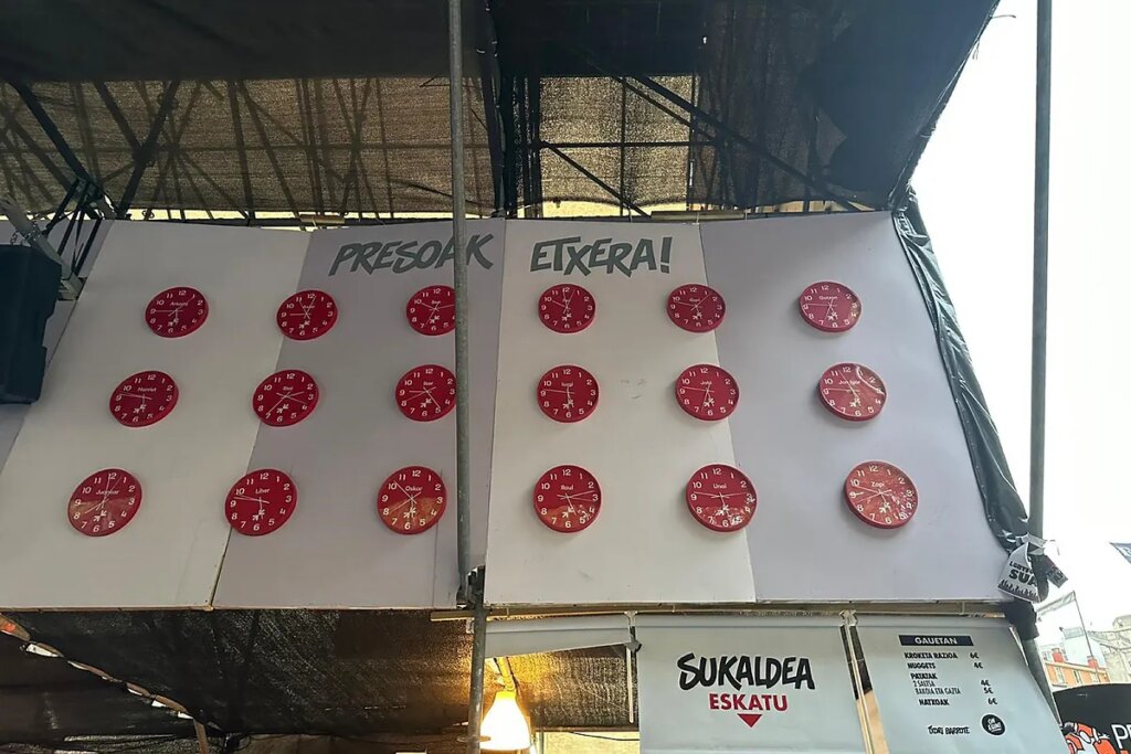 El juez cita al líder de la comparsa 'Txori Barrote' por humillar a las víctimas de ETA en Bilbao
