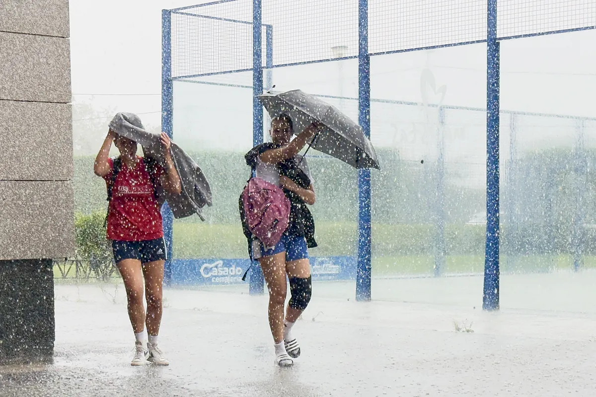 Nueve comunidades en alerta por lluvias, tormentas y granizo