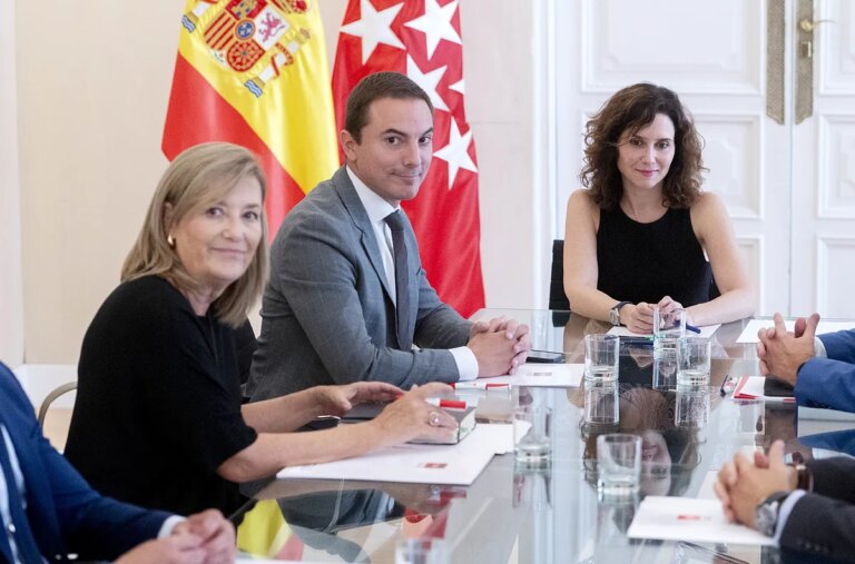 Ayuso encara el curso ante una oposición llena de dudas con el debate migratorio y de la financiación autonómica candentes