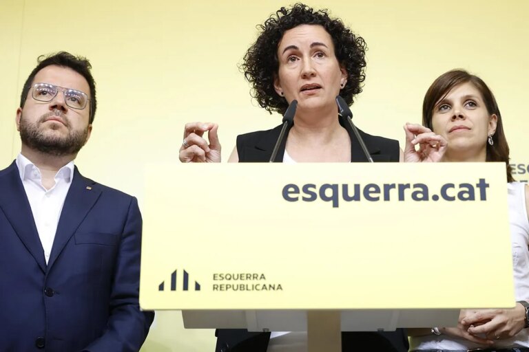 Rovira señala a Junqueras por la filtración de sus mensajes sobre los carteles del alzhéimer contra los hermanos Maragall que salieron de ERC